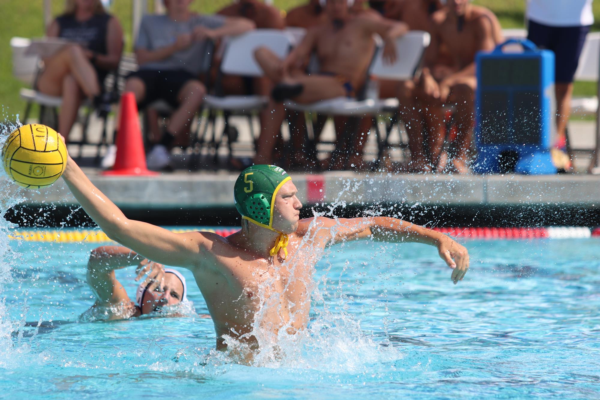 Jeff Runyan winds up for a shot
